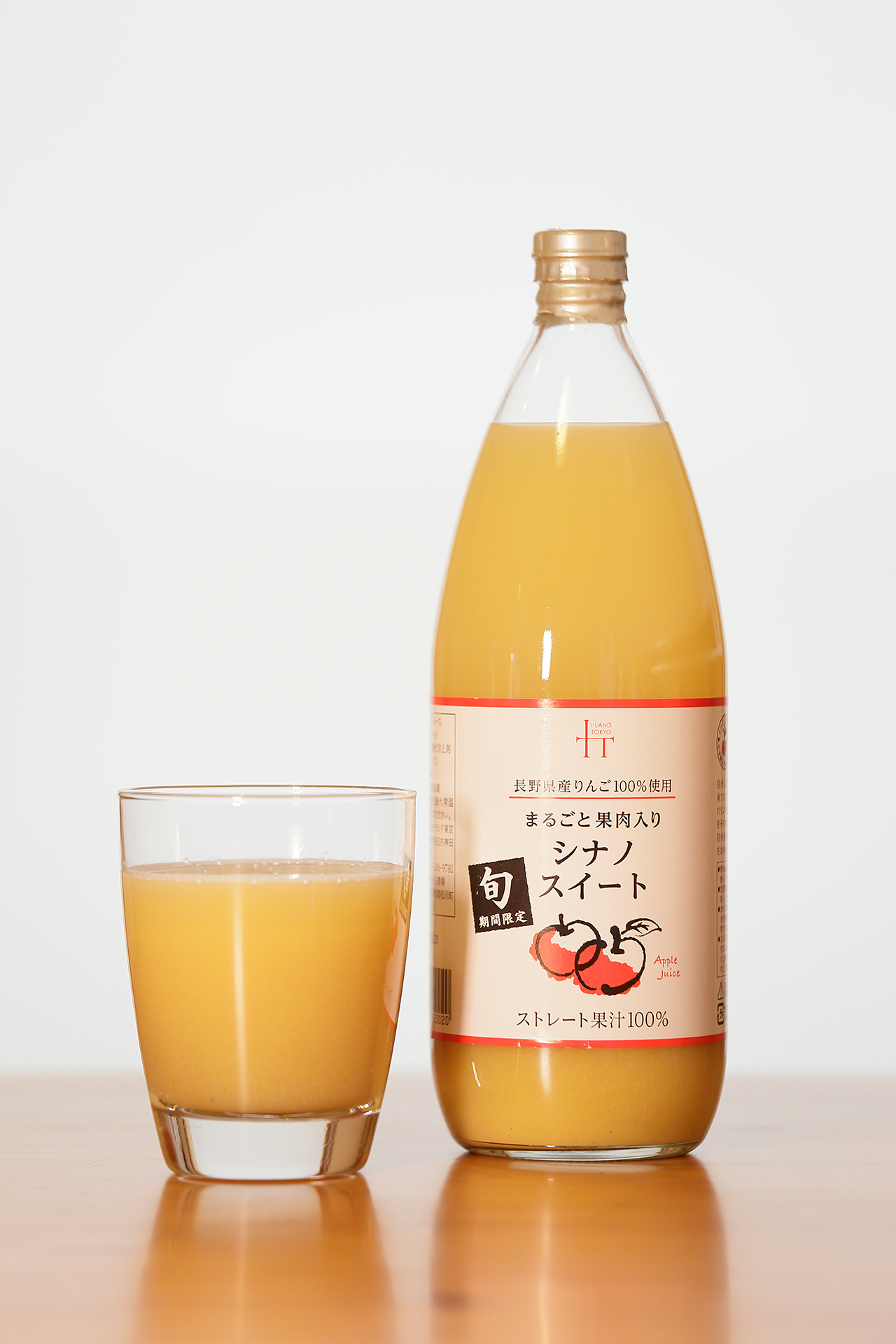 まるごと果肉入り「シナノ スイート」ストレート果汁100％りんごジュース